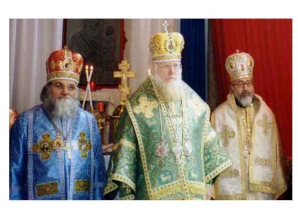 His Holiness Patriarch Filaret with HB Evloghios of Milan, Vasilij of Ostia and Vigilij of Paris (the three Bishops my consecrators in 1995 under the Patriarchate of Kiev. Святійший Патріарх Філарет з Блаженнішим Євлогій Мілана, Василь Остії і ВИГИЛІЙ Парижа. Ці три єпископи хіротонізований на єпископа мене в 1995 році. Це сталося відразу після того як ми повернулися з Києв в Італії. У Києві ми брали участь у виборах Святійшого Патріарха Філарета (жовтень 1995).